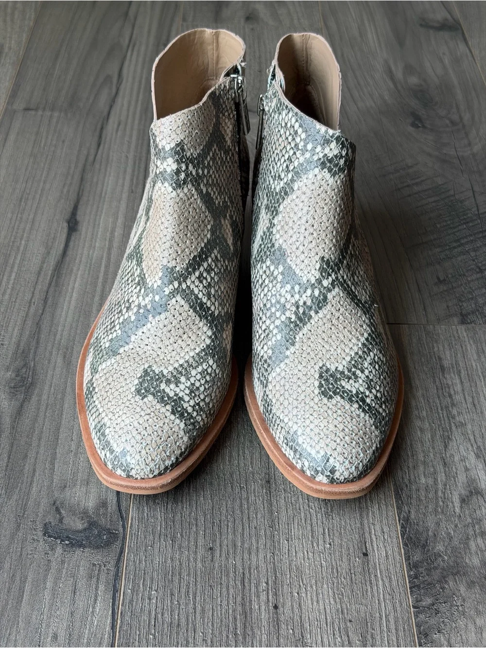 Vince Camuto Arendara Snake Print Leather Ankle Booties Cutout Western - 7,5